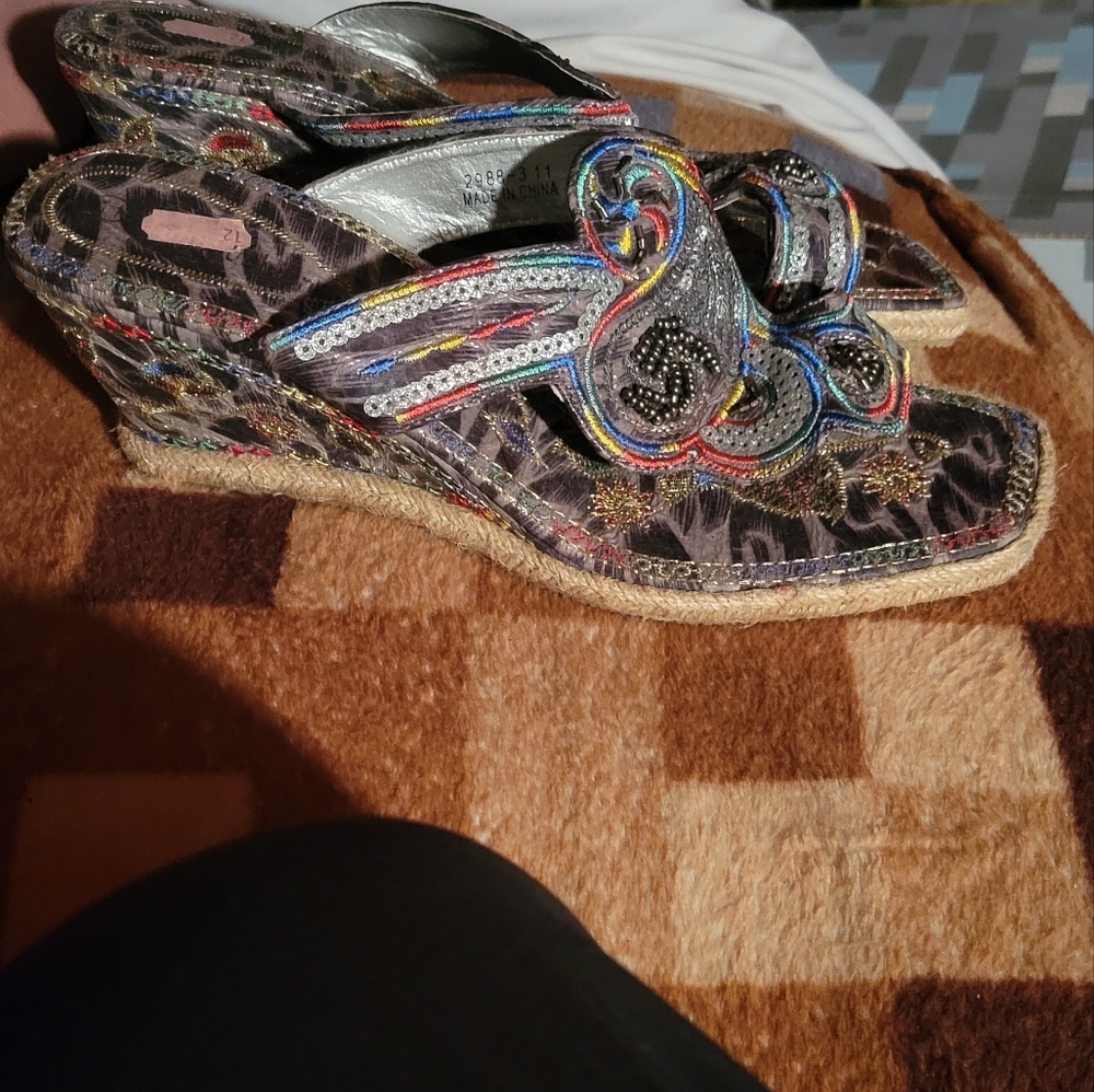 Colorful Wedges - Picture 2 of 2